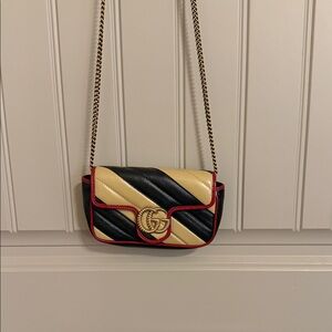 Gucci GG Marmont Super Mini